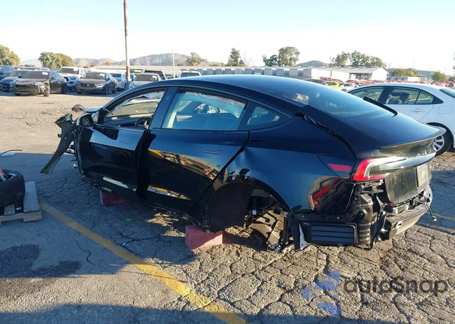 5YJ3E1EB1SF964545: 43740982