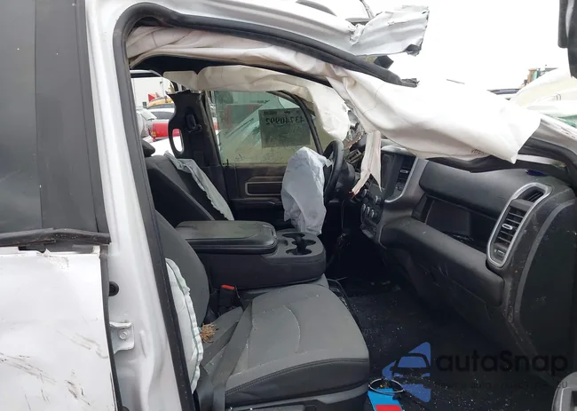 3C6UR5DL0RG154118: 43740992