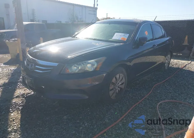 1HGCP2F38BA044266: 43742201