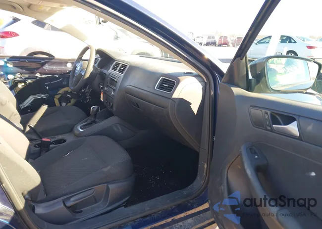 3VW2K7AJ7EM235595: 43742420