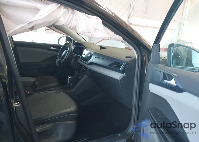 3VVRX7B21NM031032: 43742554