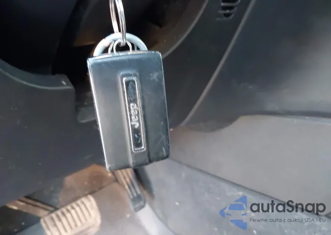 1C4RJKBG2P8838567: 43741634