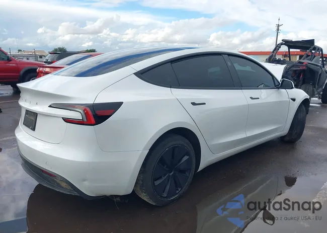 5YJ3E1EA5RF830803: 43741663