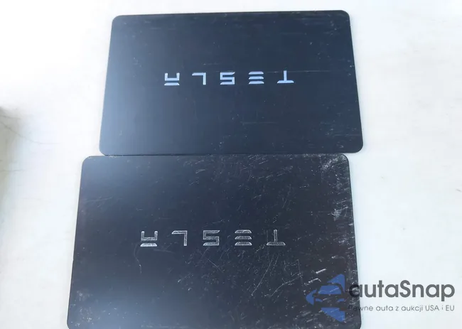 5YJ3E1EA5RF830803: 43741663