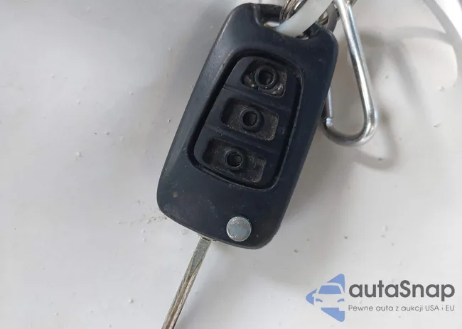 KNDPB3A2XC7283237: 43741667