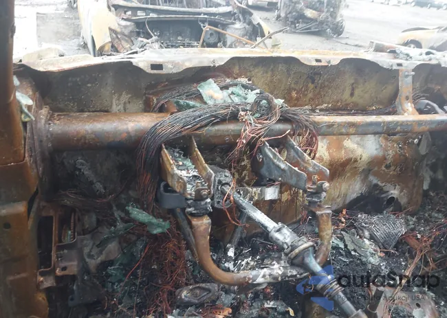 1FTRX18L6YNB25588: 43741694