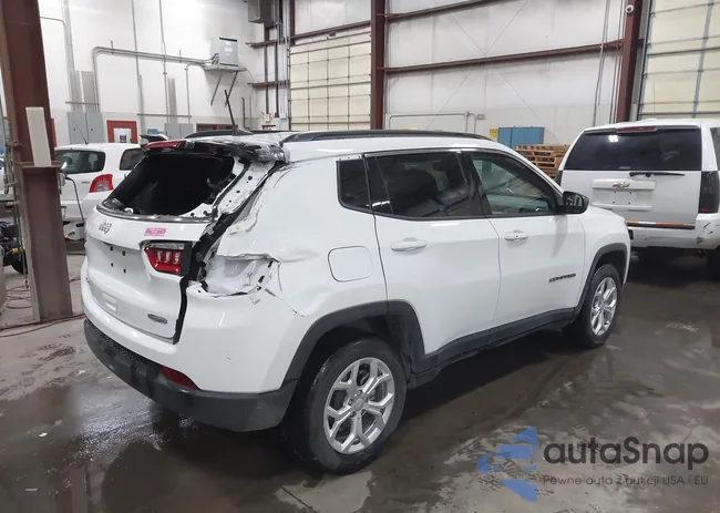 3C4NJDBN3RT113878: 43743338