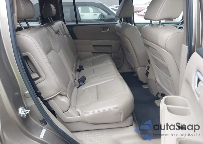 5FNYF3H68BB052900: 43742638