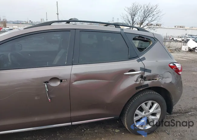 JN8AZ1MW7BW174053: 43742903