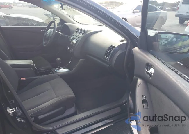 1N4AL2AP5CC226689: 43744054