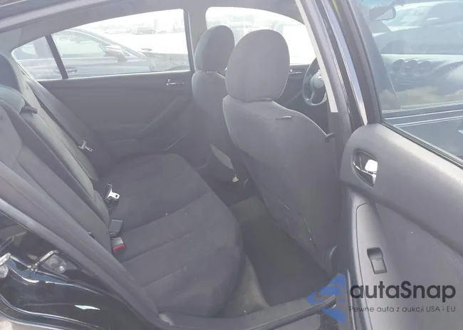 1N4AL2AP5CC226689: 43744054