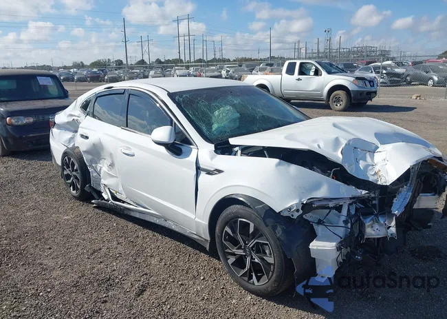 KMHL64JA8SA468027: 43744265