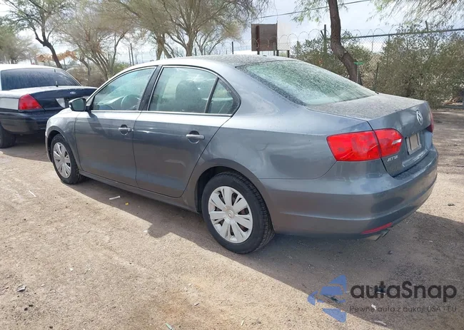 3VWDZ7AJ1BM372080: 43744328