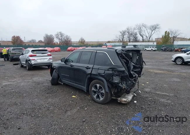 1C4RJYB62PC633967: 43743852