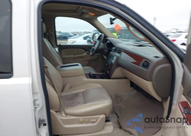 1GNSCCE05CR217075: 43743856