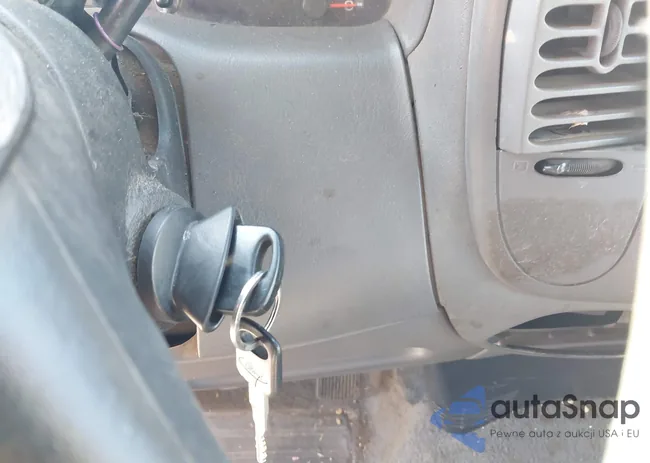 1FTRX17W1XNA60899: 43745115