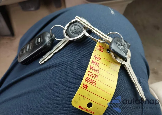 4T1BF28B5YU103889: 43745255