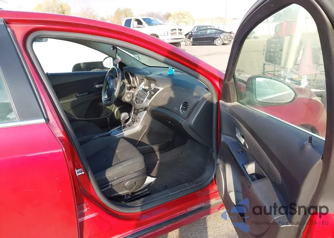 1G1PJ5S97B7274710: 43745341