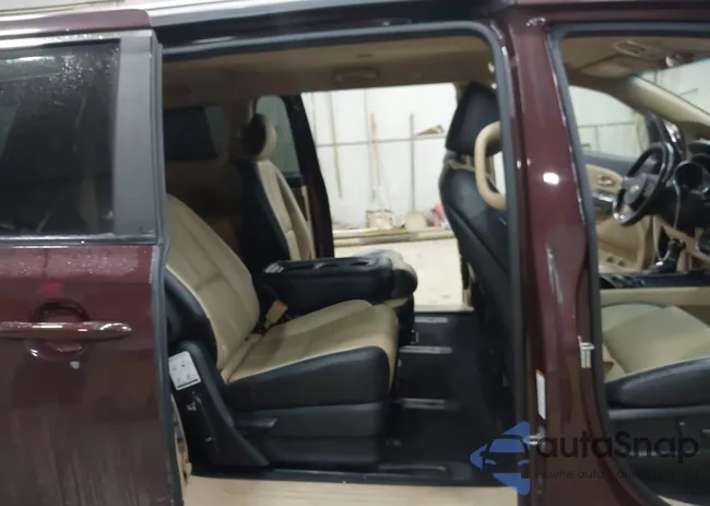 KNDMC5C16F6019930: 43744628