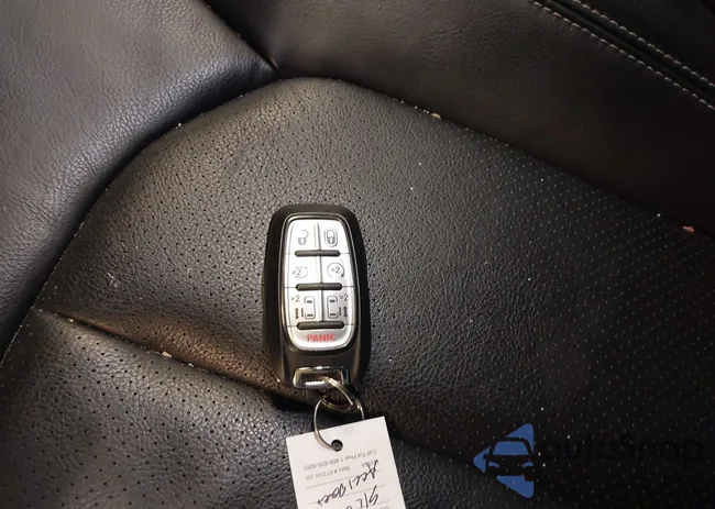 2C4RC3BG3NR140275: 43744847