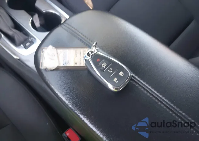 1G1ZD5ST8PF232104: 43744952