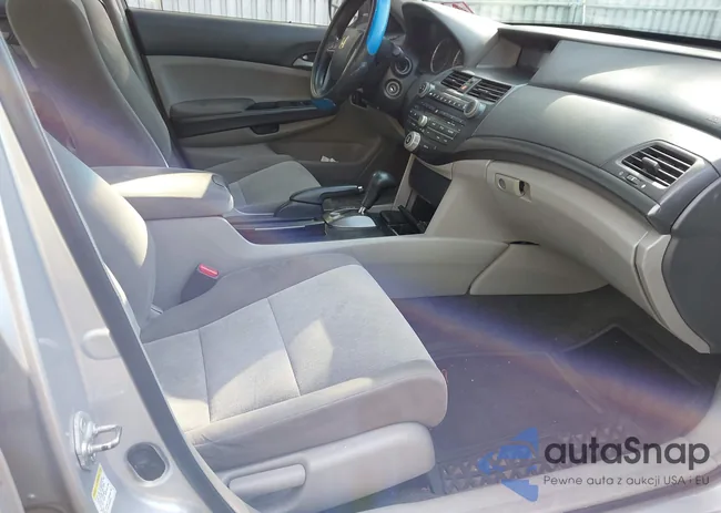 1HGCP26329A193671: 43746338