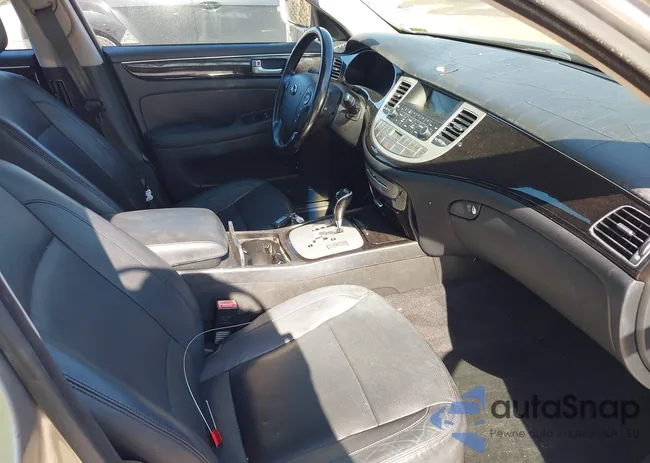 KMHGC4DD1DU247256: 43747120