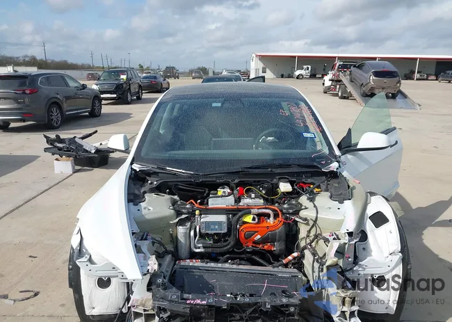 5YJ3E1EAXRF750199: 43747301