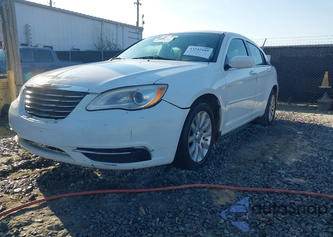 1C3CCBBB3CN205211: 43747449