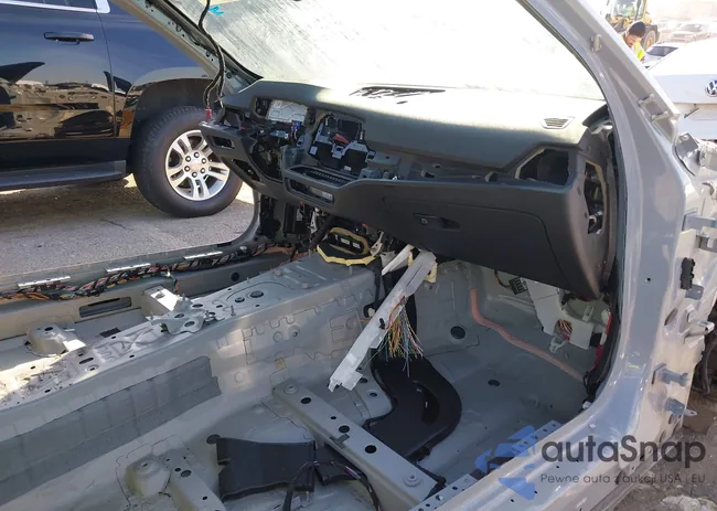 WBS33AZ05RCN73073: 43748053