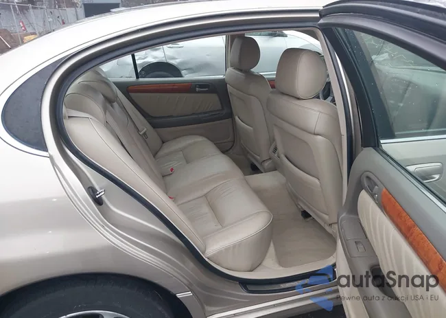 JT8BH68X3Y0026396: 43748148