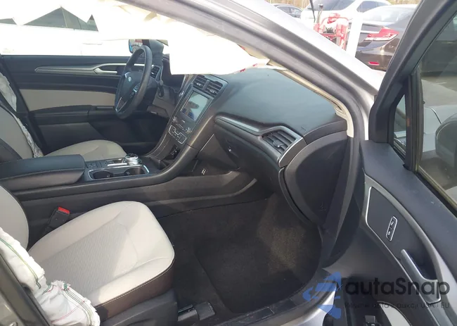 3FA6P0HD6LR103558: 43748545