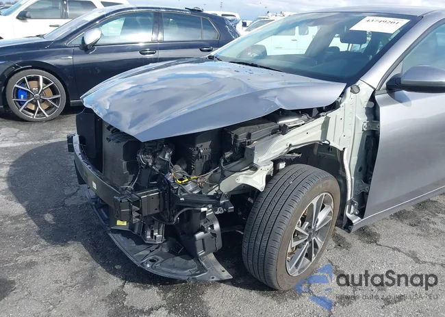 3KPF24ADXPE686076: 43749201