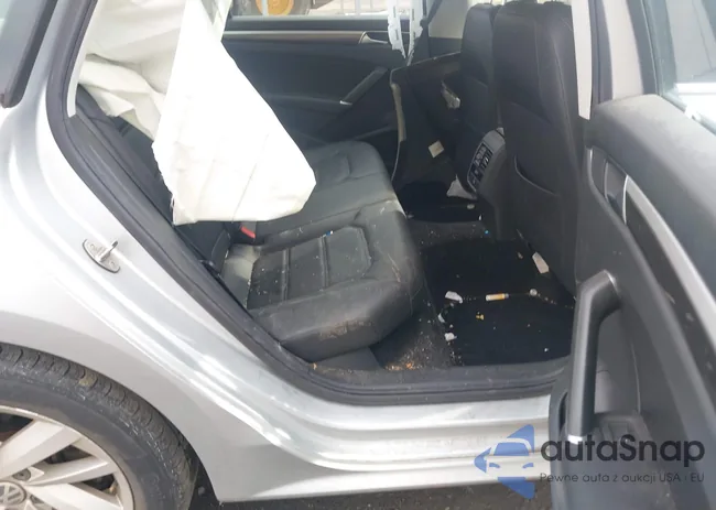 1VWBA7A32JC015457: 43749426