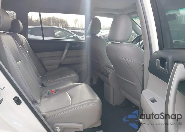 5TDBK3EH0CS152333: 43750075