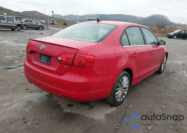 3VWLL7AJ9DM393226: 43750128