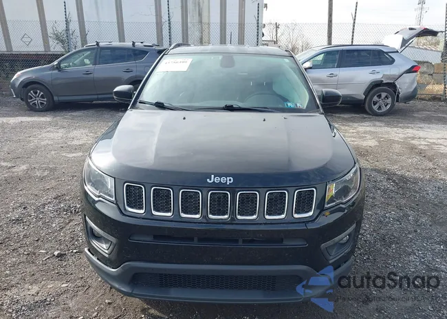 3C4NJDBB8JT315030: 43750399