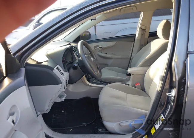 2T1BU4EE0DC116853: 43750612