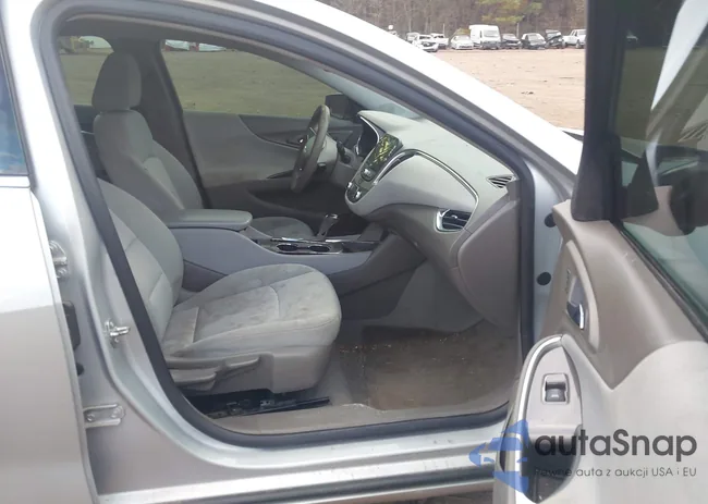 1G1ZD5ST8KF110447: 43749704