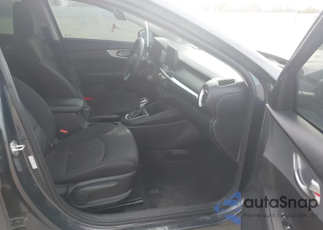 3KPF24AD4NE446440: 43749778