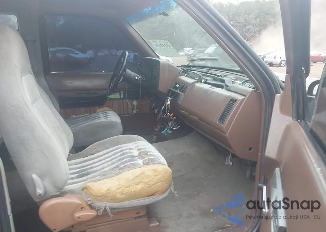 2GCEC19K8R1174746: 43752136