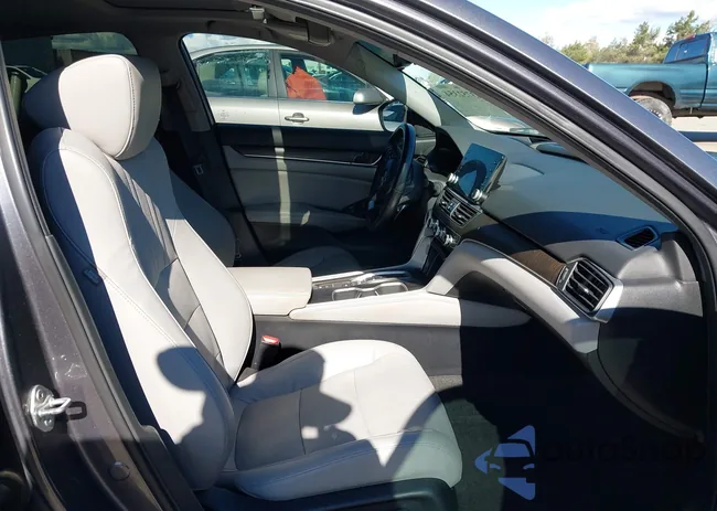 1HGCV3F96JA012804: 43752354