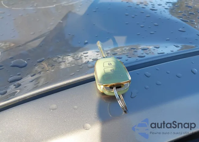 2T1BURHE7EC166921: 43752601