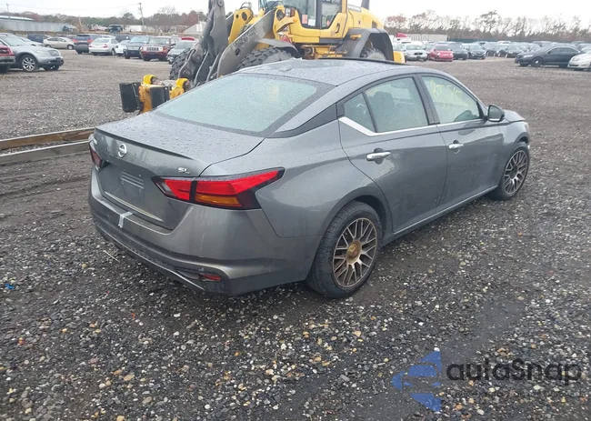 1N4BL4EV0KC196394: 43751632