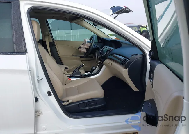 1HGCR2F8XGA111446: 43751846