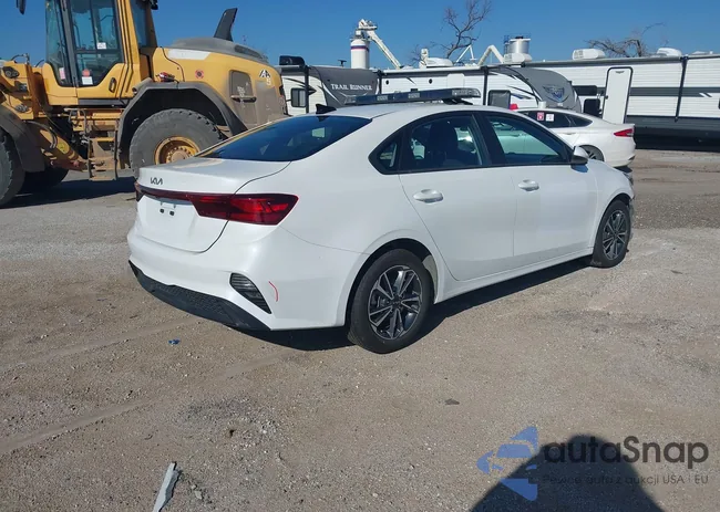 3KPF24AD7PE588347: 43751985