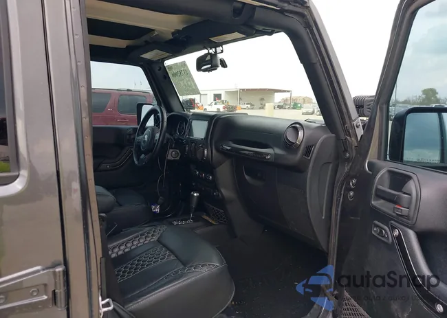 1C4BJWDG2JL812285: 43752006