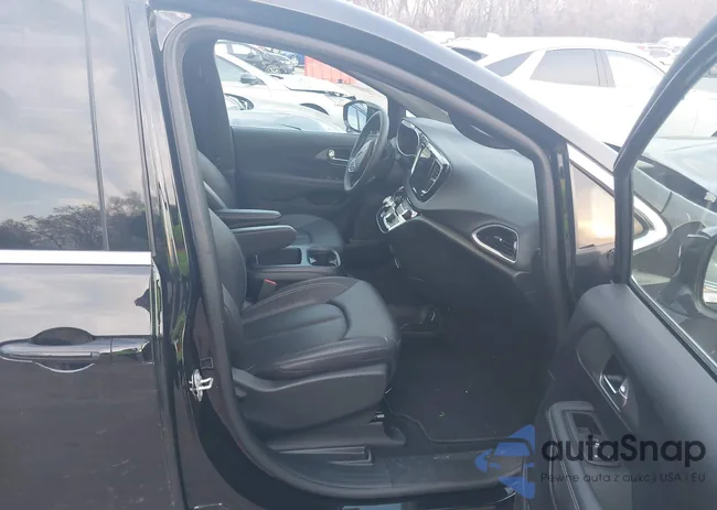 2C4RC1BG8SR612020: 43752950