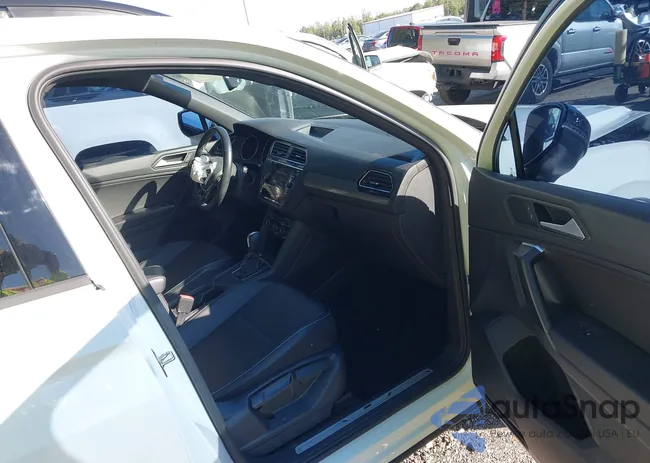 3VV3B7AX6MM126685: 43754473