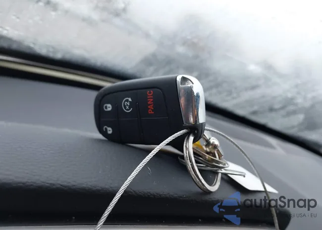 3C4NJDBB2JT291274: 43753837